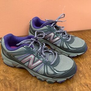 New Balance Size 9.5 D Womens 412 V2 WTE412N2 All Terrain Sneakers  Gray Purple